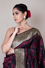 Load image into Gallery viewer, Kala Niketan Mita Archaic Traditional Kanchi Soft Silk Sari With Attached Blouse
