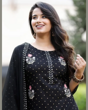 Load image into Gallery viewer, Bollywood Style Trendy Fabulous Women Kurta Sets ( M To 7XL Size Available)
